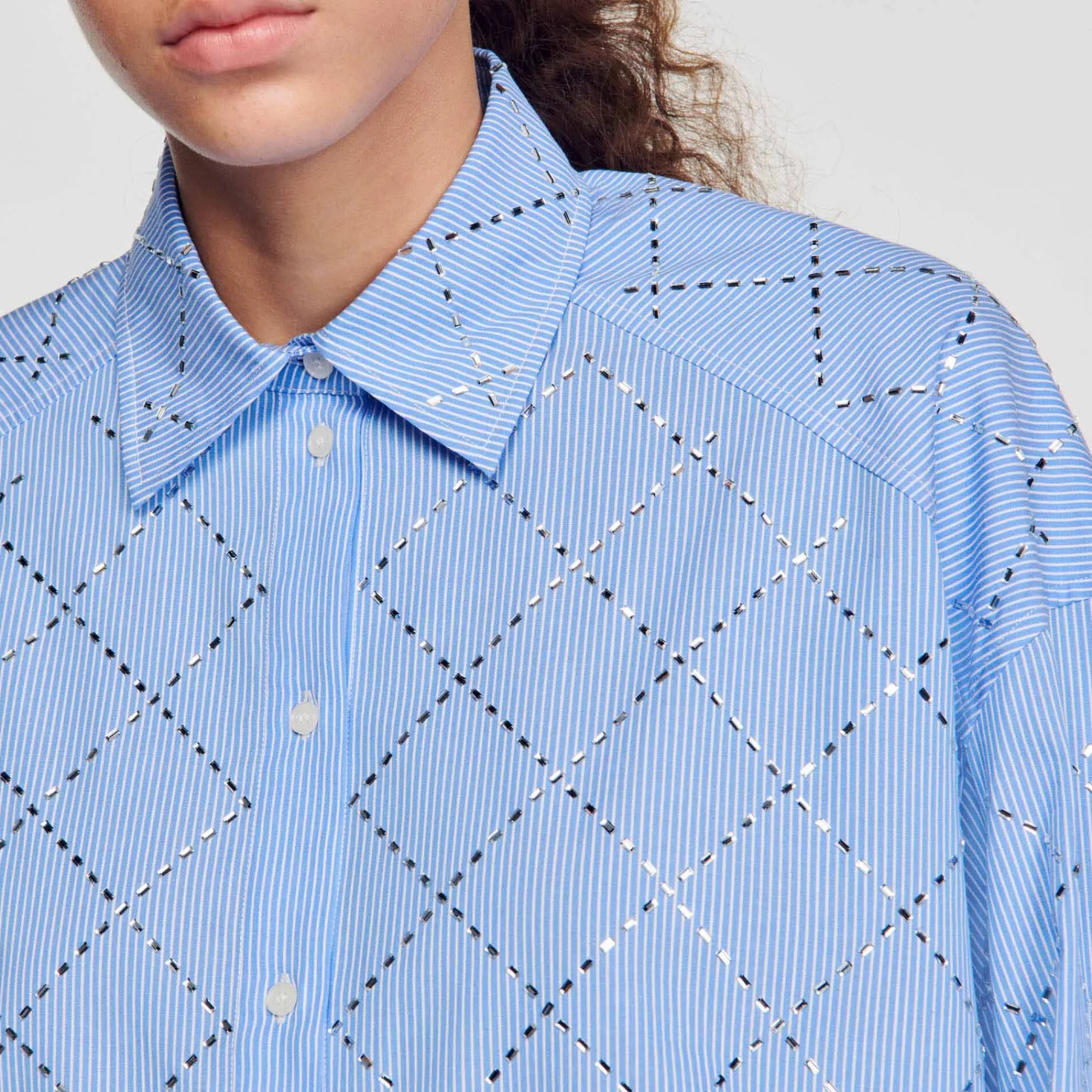 camisa_oversize_con_estras_2.webp Tops & Camisas<Sandro Paris Camisa Oversize Con Estras