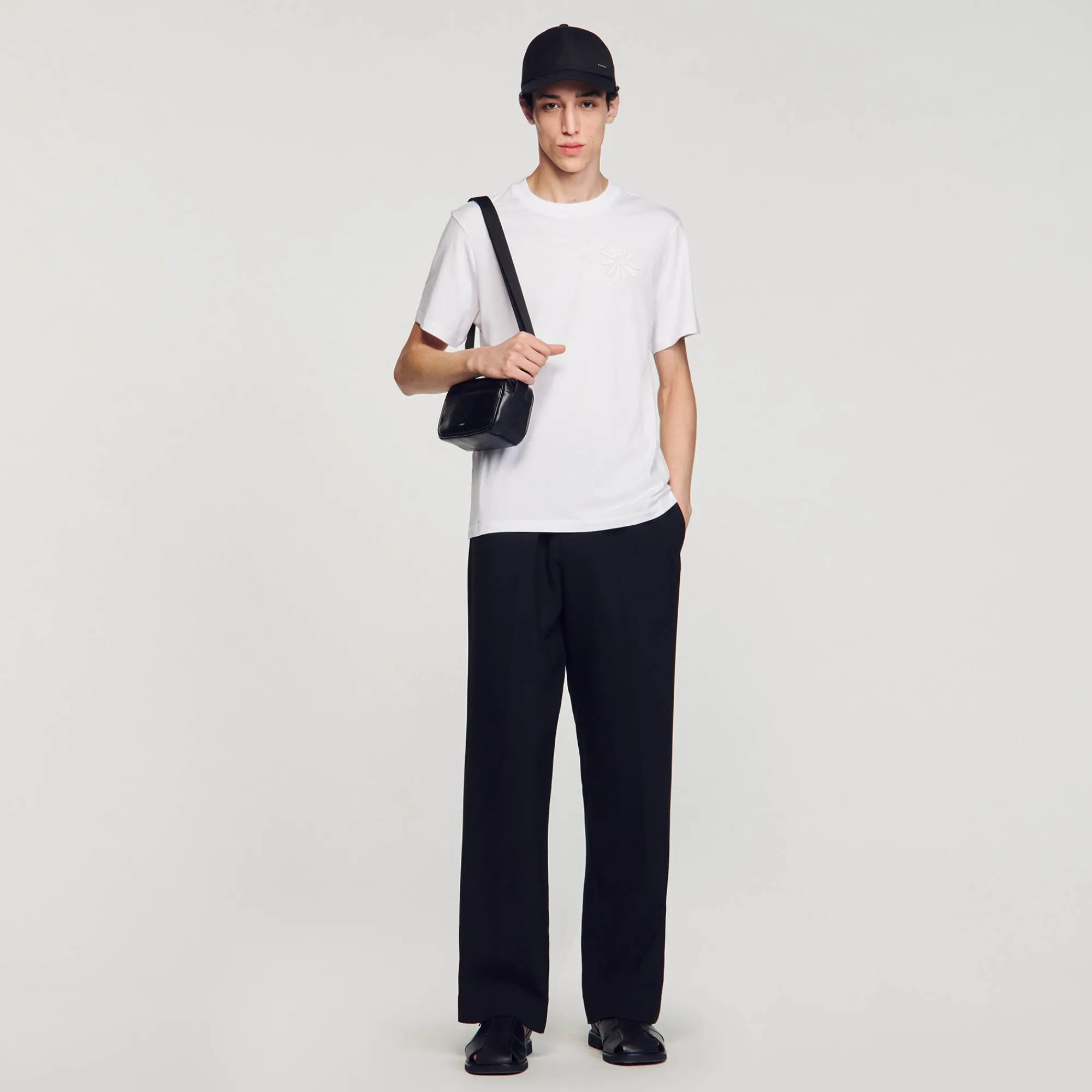 camiseta_de_algodon_con_flor_0.webp Camisetas & Polos<Sandro Paris Camiseta De Algodon Con Flor