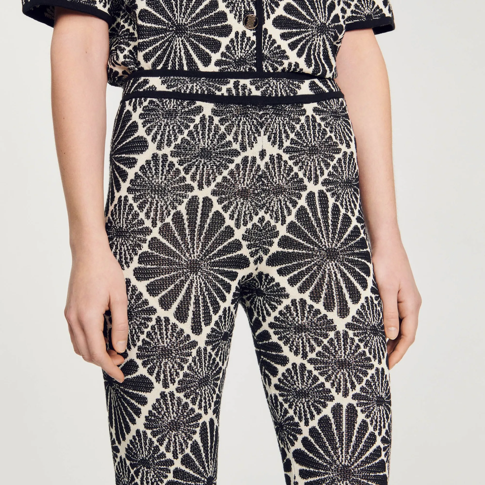 pantalon_de_jacquard_con_flores_2.webp Conjuntos<Sandro Paris Pantalon De Jacquard Con Flores