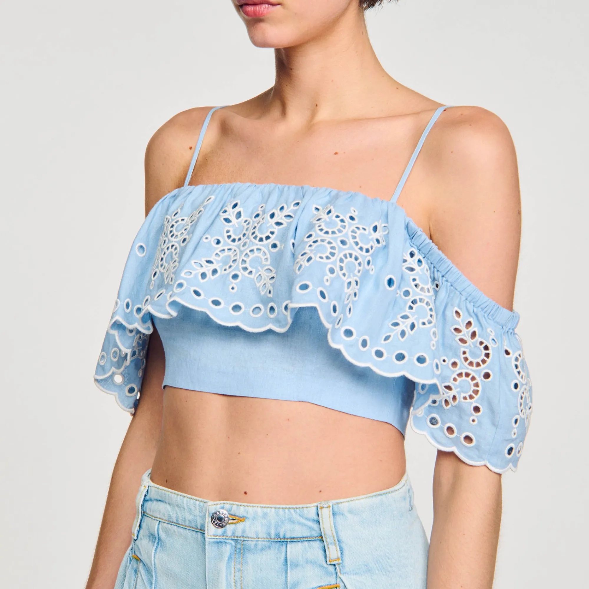 top_corto_con_volante_2.webp Tops & Camisas<Sandro Paris Top Corto Con Volante